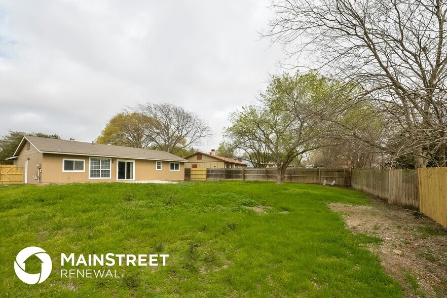 Building Photo - 14119 Cradlewood St