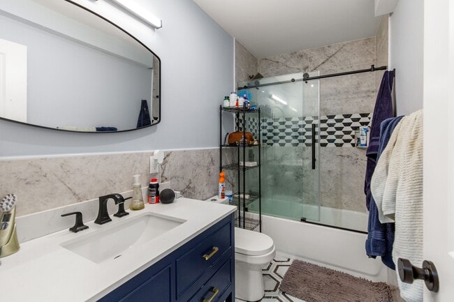 Building Photo - 32 Cameron Ave