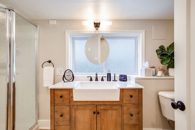 Building Photo - 1706 Warren Ave N