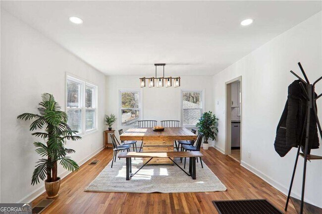Building Photo - 1687 Porter Dr NW