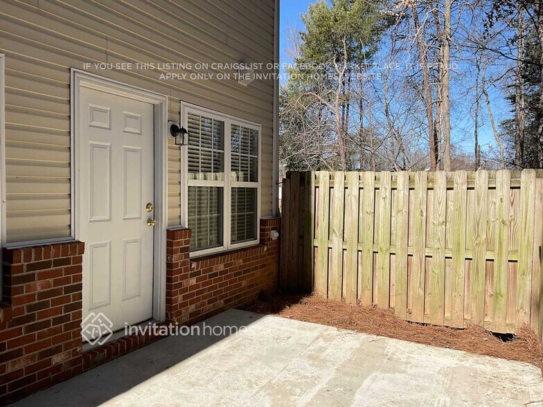 Building Photo - 3111 Alder Way