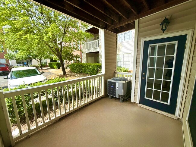 Building Photo - 270 Riverbend Dr