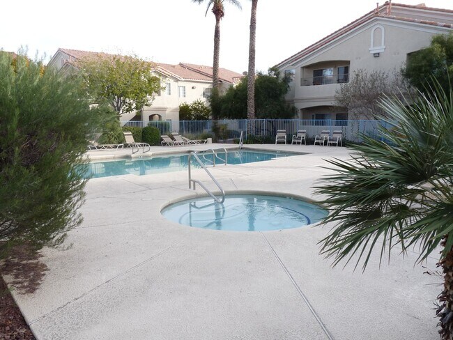 Building Photo - 2nd floor unit in gated community with pool