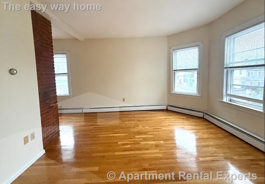 Building Photo - 66 Morton Ave