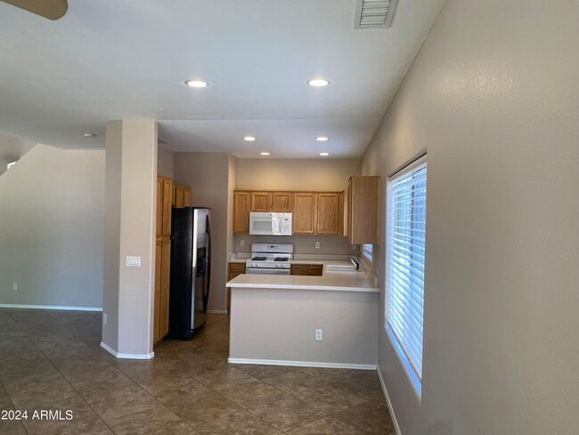 Building Photo - 4008 E Ironhorse Rd