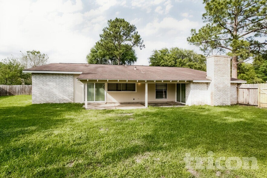 Building Photo - 5655 Hardwood Forest Dr