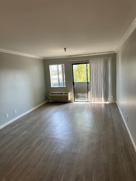 Building Photo - 5811 Tujunga Ave