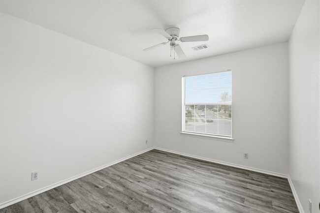 Building Photo - 2849 Southampton Way