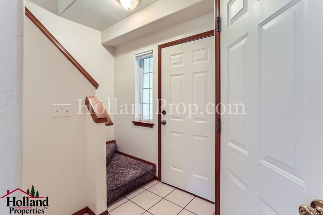 Building Photo - Cozy Comfort in Beaverton – 3-Bed, 2.5-Bat...