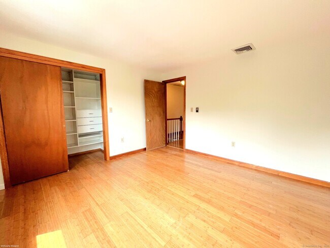 Building Photo - 246 Woodford Ave