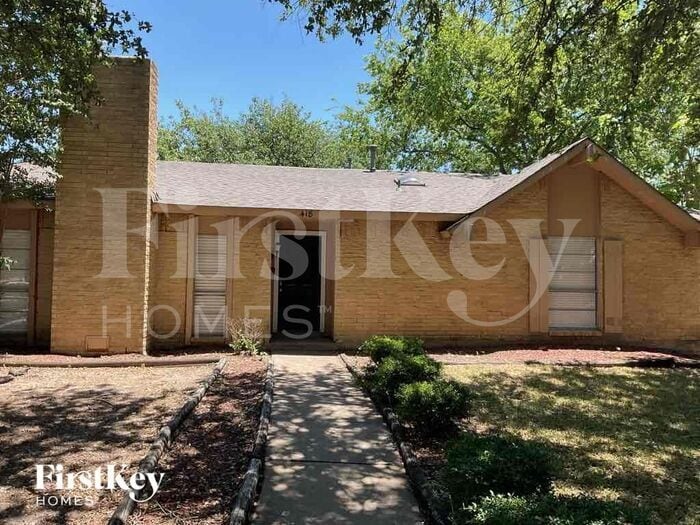 Primary Photo - 418 Thistle Dr