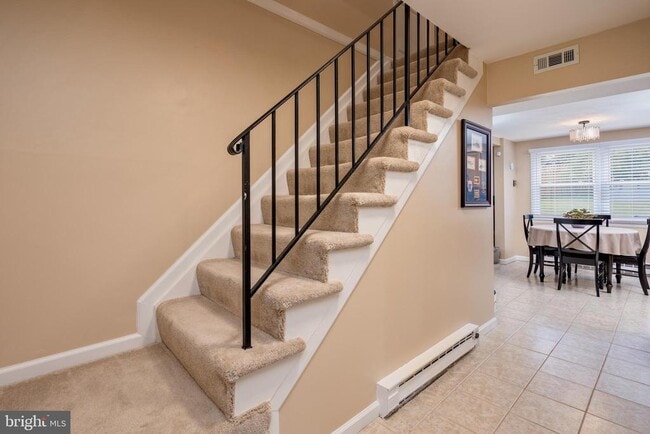 Building Photo - 15005 Narrows Ln