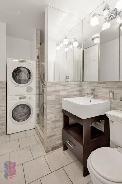 Building Photo - 221 Mott St