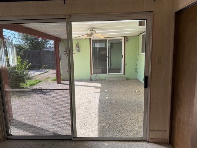 Building Photo - 9172 Thilow Dr
