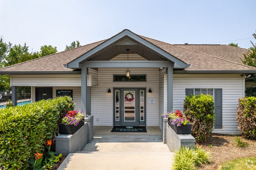 Mountain Brook Knoxville 415 Prestwick Ridge Way Knoxville TN 37919