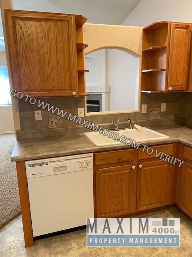 Building Photo - 2499 Interlochen Ct