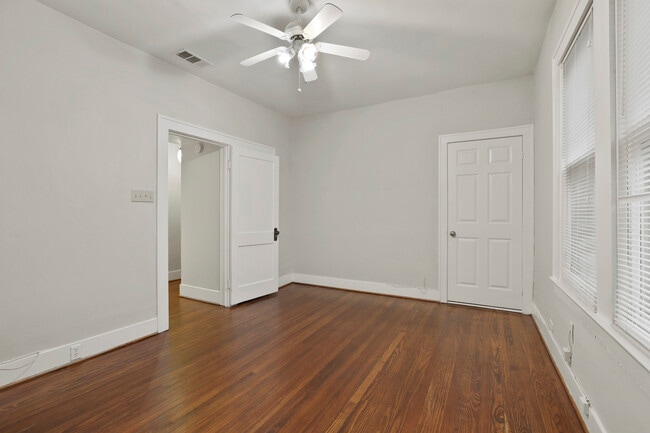 Building Photo - 5930 Velasco Ave