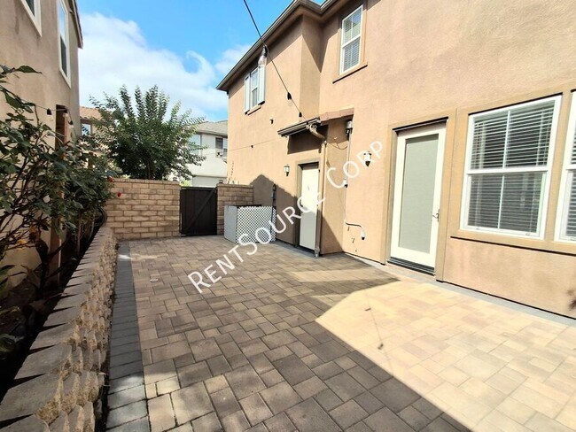 Building Photo - 28408 Camino Del Arte Dr