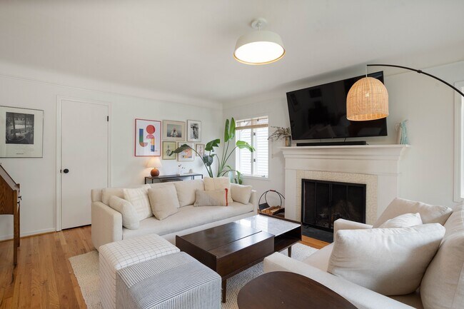 Main Floor - Living Room - 6363 NE 31st Ave