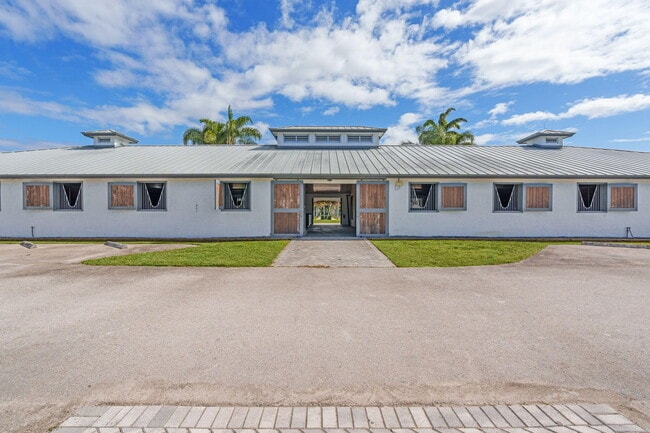 Building Photo - 13155 Southfields Rd