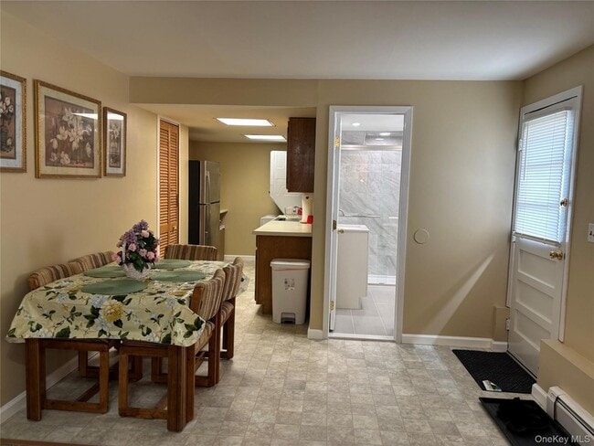 Building Photo - 293 Concord Ave