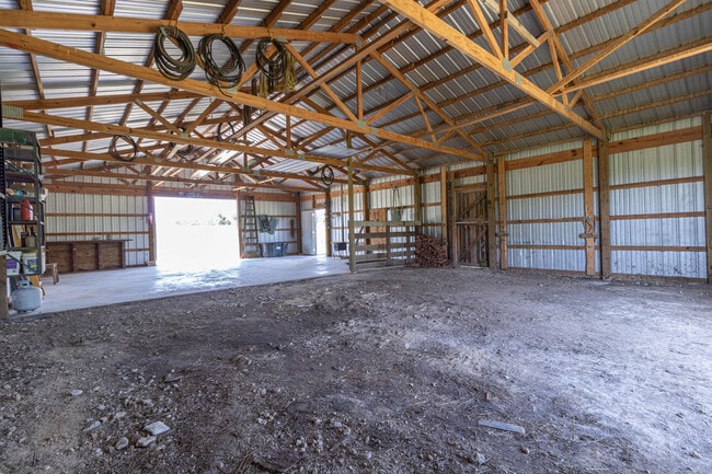 Building Photo - 16950 N Davis Rd