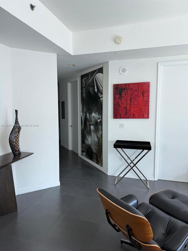 Building Photo - 55 SE 6th St