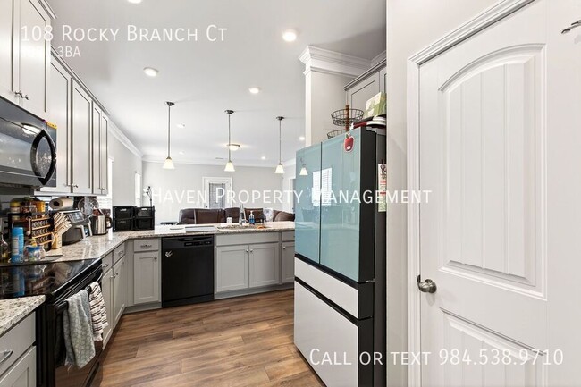 Building Photo - 108 Rocky Br Ct