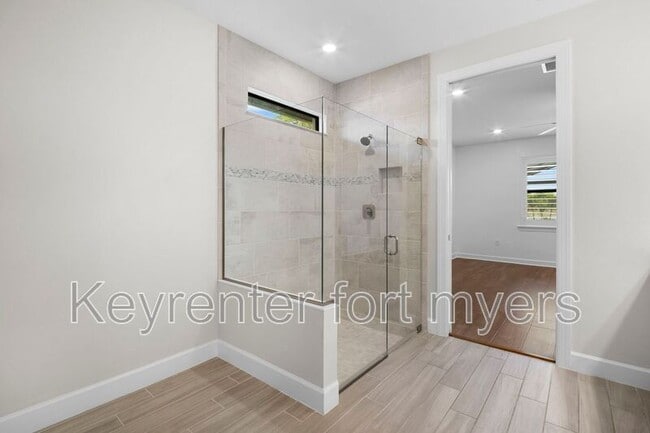 Building Photo - 19001 Aqua Shore Dr