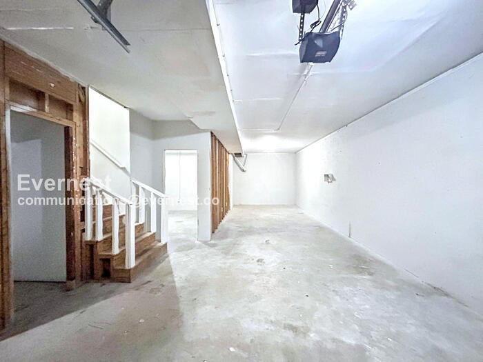 Building Photo - 1194 Stoneham Ct