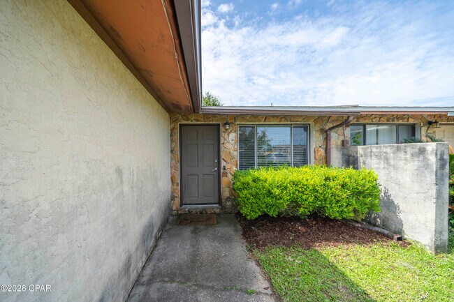 Building Photo - 1125 Bradley Cir