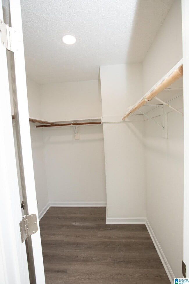 Building Photo - 123 Braxton Way