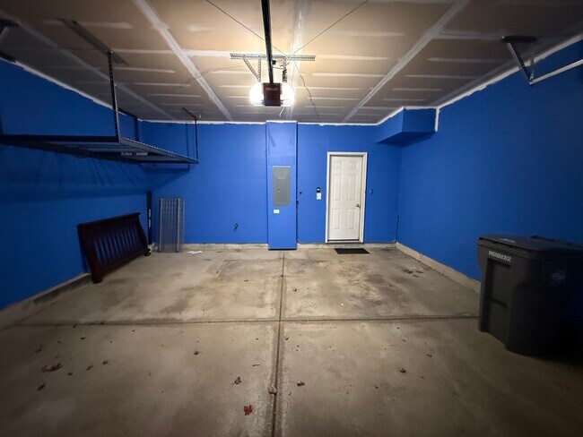 Building Photo - 433 Acushnet St