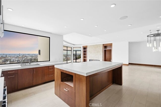 Building Photo - 1523 Dolphin Terrace