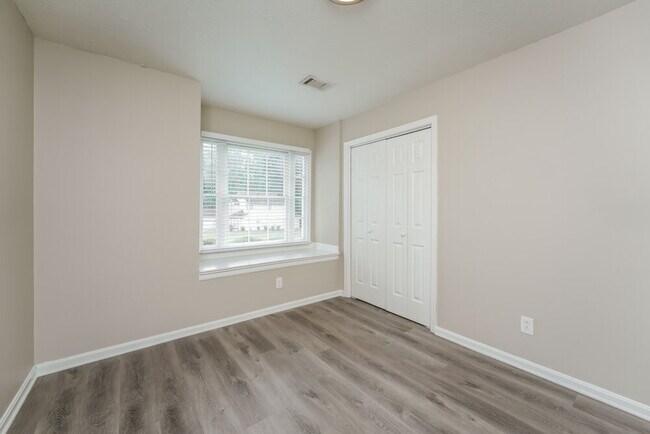 Building Photo - 1484 Yorktown Dr NW