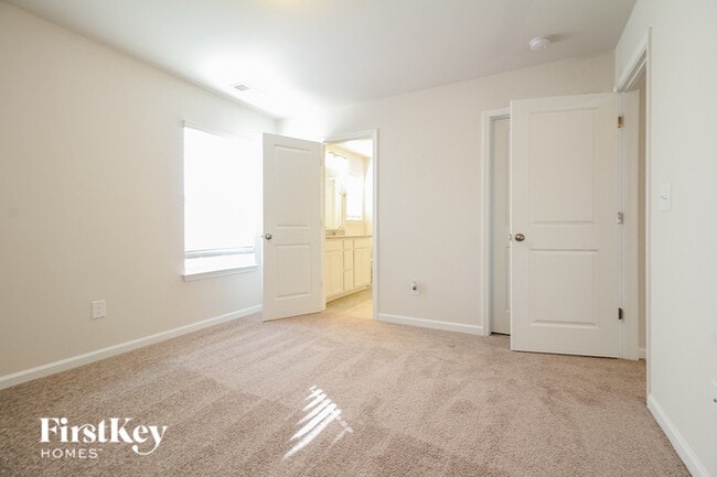 Building Photo - 400 Ashborne Ln