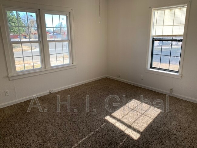 Building Photo - 810 S Philadelphia St