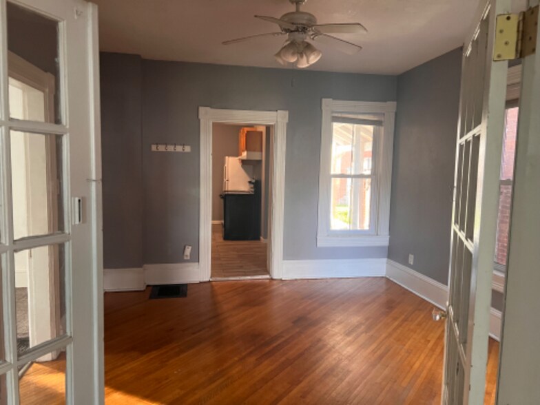 Building Photo - 307 W 3rd St