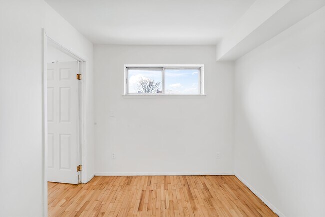 Building Photo - 30 Skyline Dr