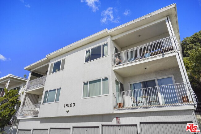Building Photo - 18103 Coastline Dr