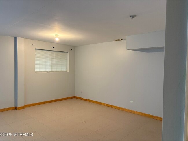 Building Photo - 212 Frankfort Ave