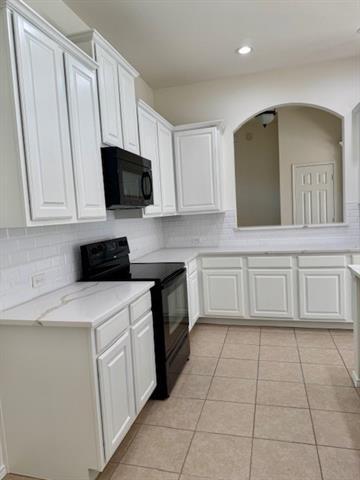 Building Photo - 2837 Laurel Oak Dr