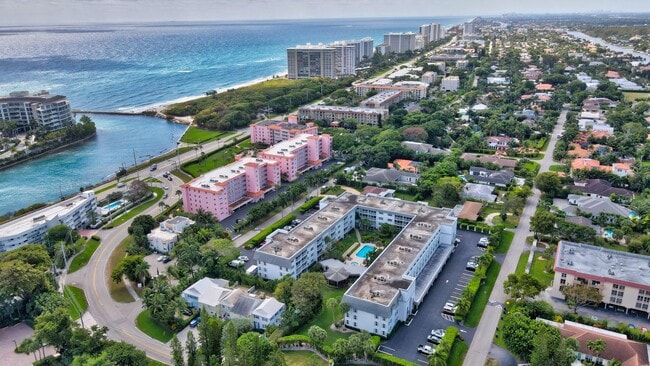 Building Photo - 800 E Camino Real