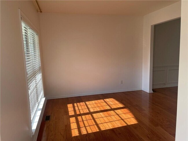 Building Photo - 1023 Cassina Ct SE