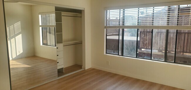 Building Photo - 3867 Huron Ave