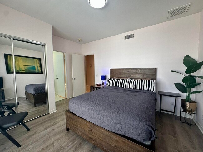 Building Photo - 57600 Interlachen