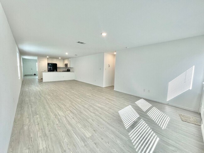 Building Photo - Beautiful 1 Story Home!