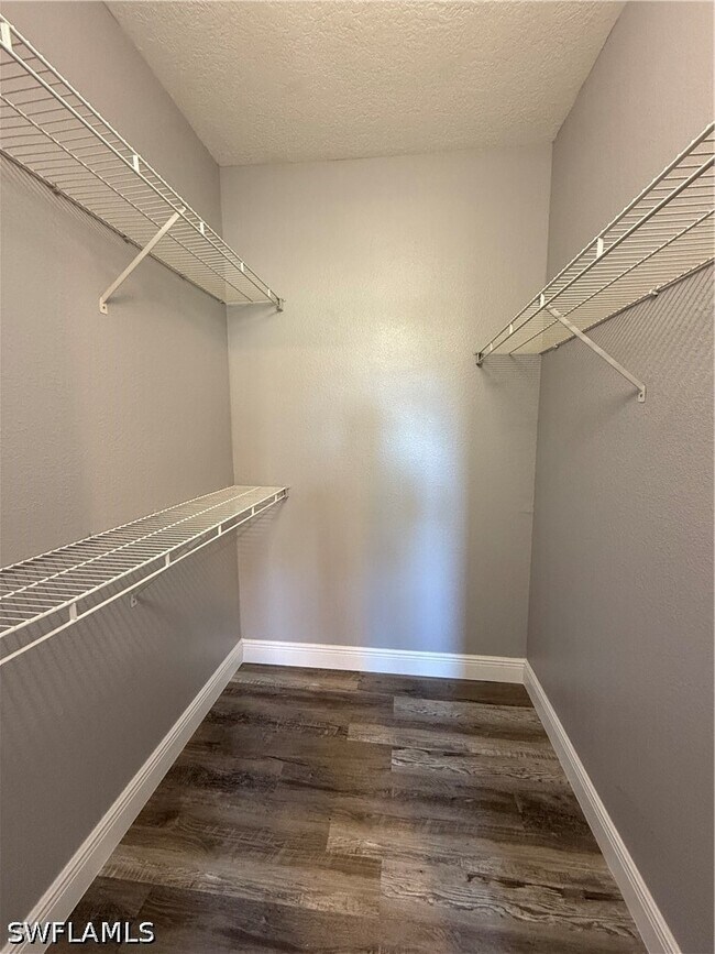 Building Photo - 11571 Villa Grand