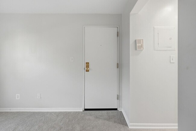 Building Photo - 525 Bashford Ln