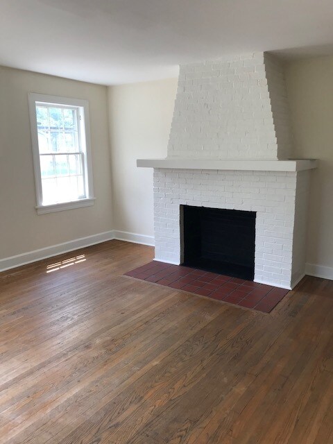 Living Area (View 1) - 1105 N Church St